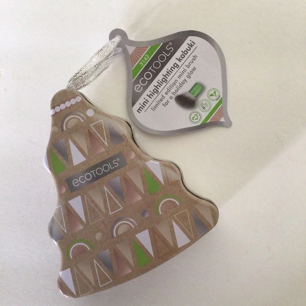 ECOTOOLS KABUKI BRUSH NWT